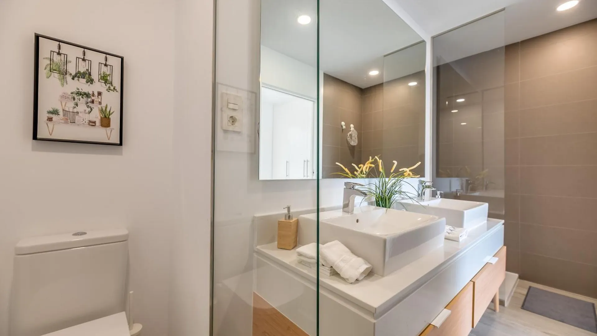 Newly Built Top Modern 3 Bdrm Townhouse With Sea View Estepona Spanyolország