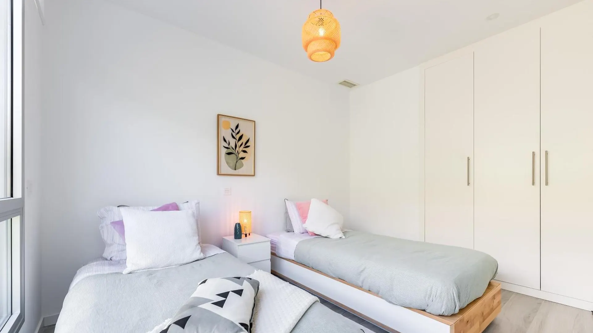 Newly Built Top Modern 3 Bdrm Townhouse With Sea View Estepona Spanyolország
